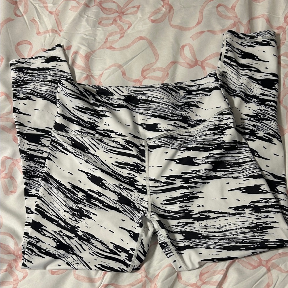 ZYIA Monochrome Zebra Print Leggings